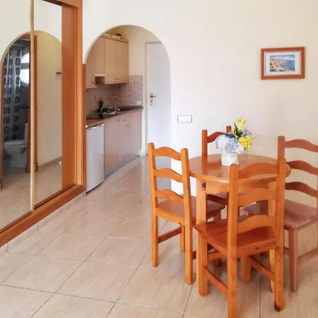 Cozy In 55 M² With Pool Διαμέρισμα