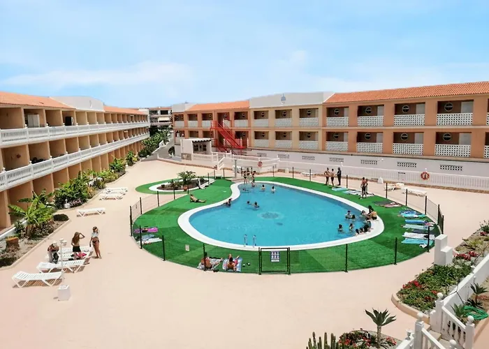 Beachside With Pool And Wi-fi Apartment *