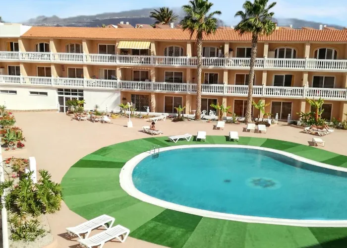 Beachside With Pool And Wi-fi Apartment