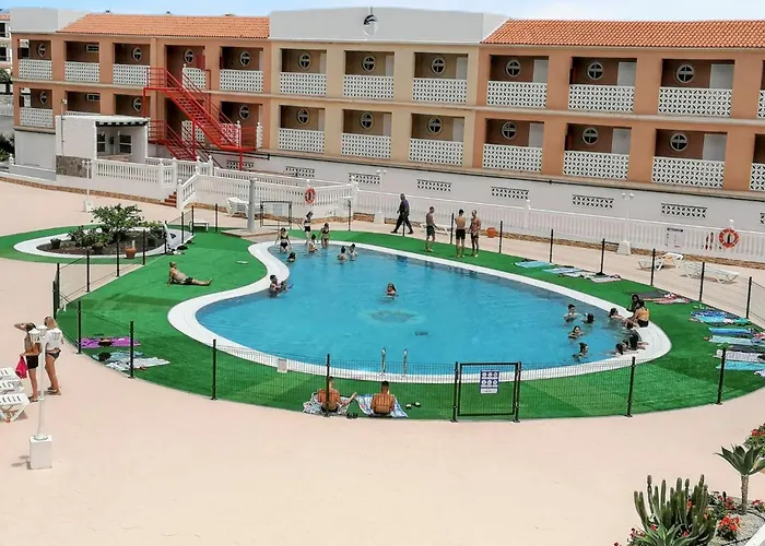 Apartment Beachside With Pool And Wi-fi *