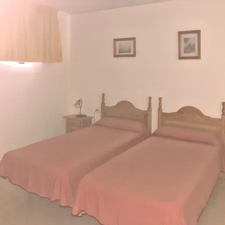 Cosy With Terrace And Pool 55 M² 德尔锡伦西奥海岸