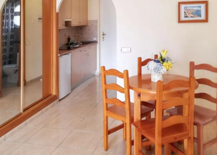 Cozy In 55 M² With Pool 公寓